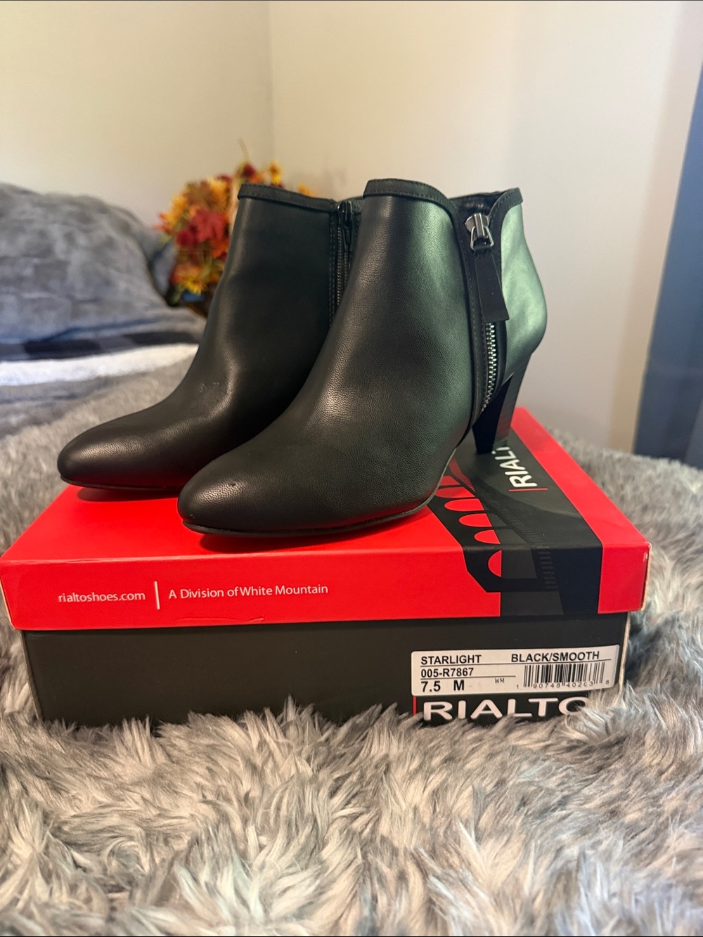 NWT Rialto Black Smooth Leather-Look Ankle Booties with Side Zipper